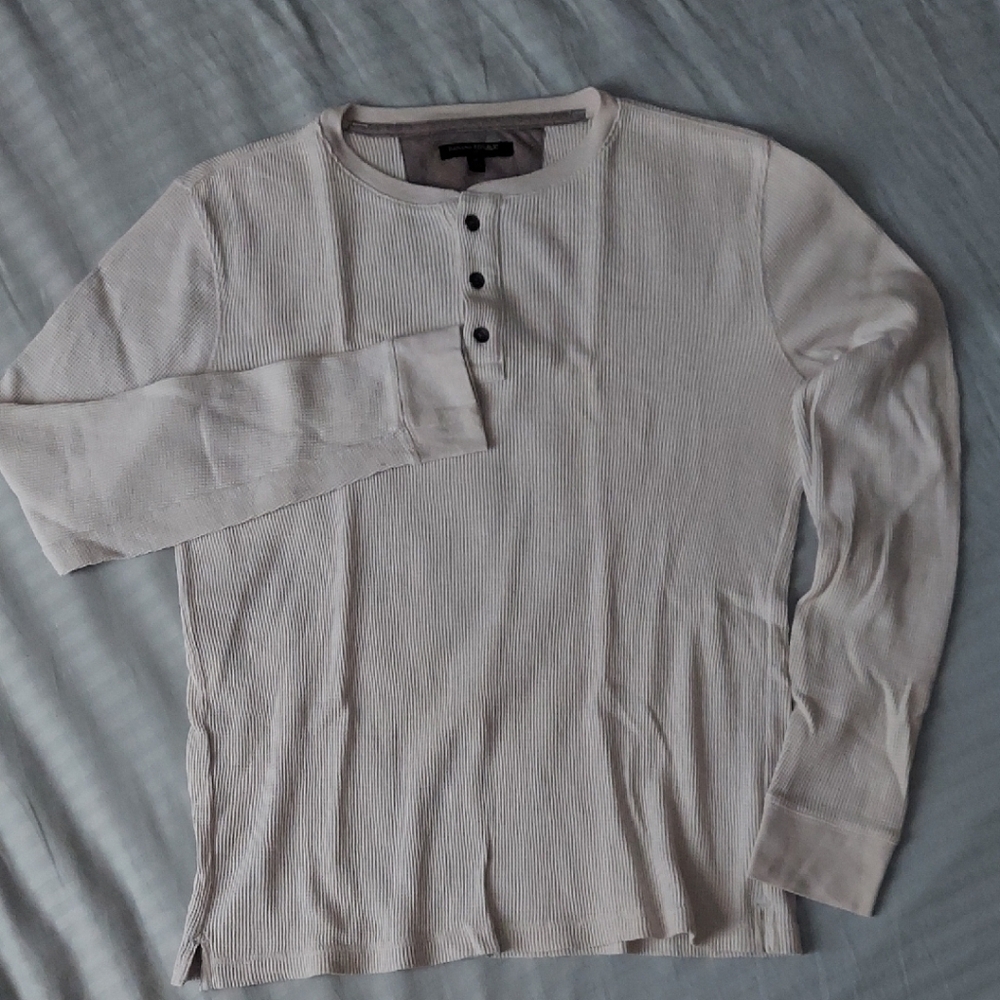 Banana Republic Gray Long Sleeve Tee Soft and Versatile